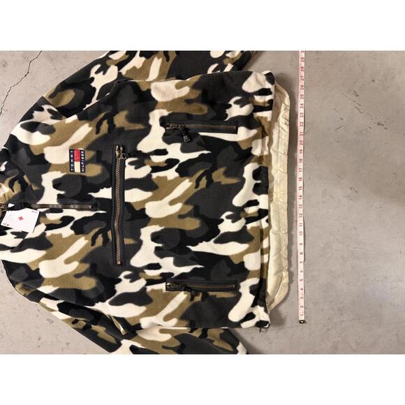 RARE Tommy Hilfiger Reversible Camo & Cream Pullover Jacket - Picture 5 of 9